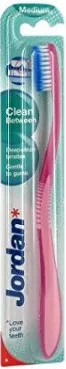 Фото - Зубная щетка мануальная детская Jordan для чувствительных зубов и десен Clean between, 12+ лет, средняя жесткость (6558300)