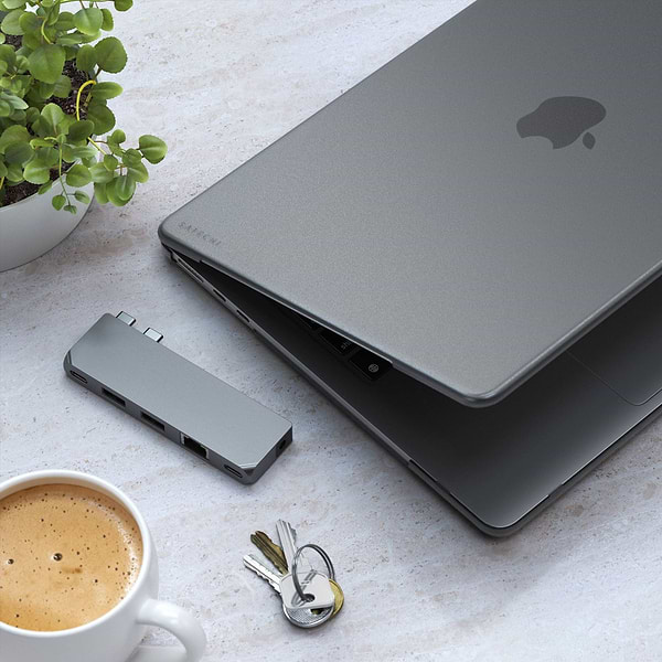 Фото - Чохол-накладка для ноутбуку Satechi Eco-Hardshell Case Dark for MacBook Air 13.6" M2-M3 (ST-MBAM2DR)