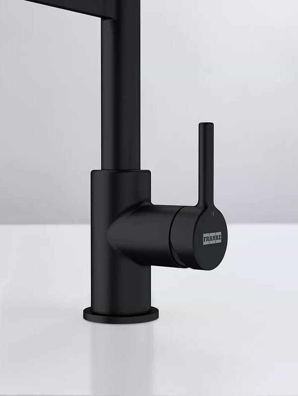 Фото - Смеситель кухонный Franke Lina L Shape Черный матовый (115.0725.838)