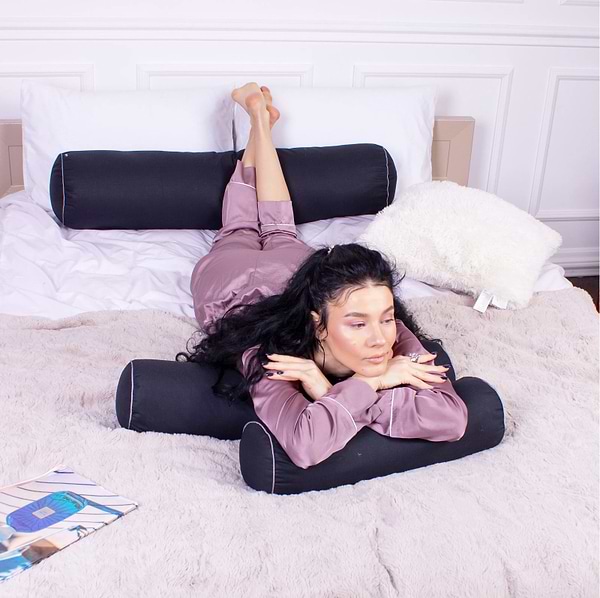 Фото - Подушка валик MirSon №8582 Naturale Line 16-9000 Black Stone Полистирол 100х16 см (2200006346265)