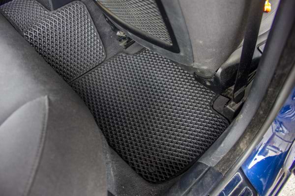 Фото - EVA коврики в салон авто EVAtech для 3 Series (E46) 4WD Restyling (with armrest) BMW 2001-2006 4 поколение Sedan EUBM13008CB5BM8RBB