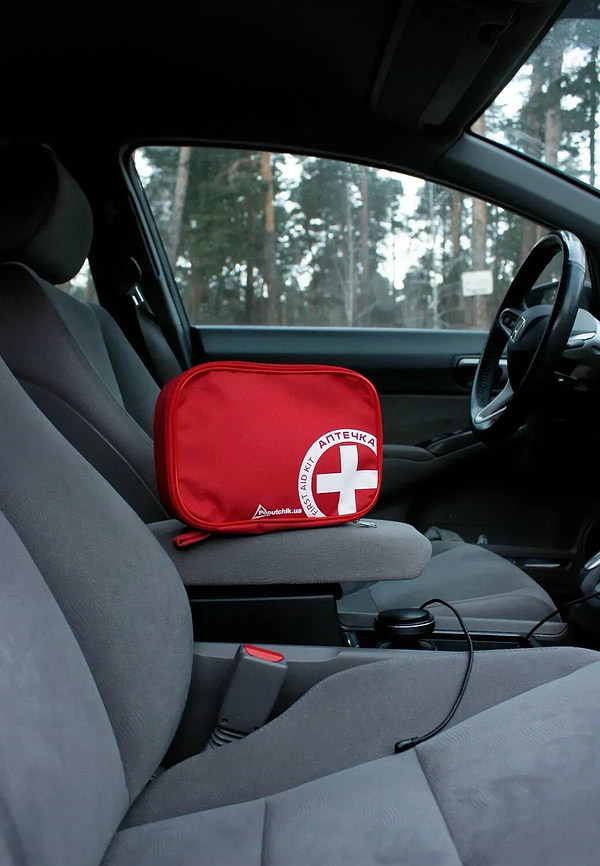 Фото - Набір для авто Poputchik Skoda легковий чорна (01-131-Л)