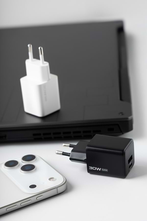 Фото - Мережевий зарядний пристрій Proove Pocket GaN 30W (Type-C + USB) black (WCPG30110001)