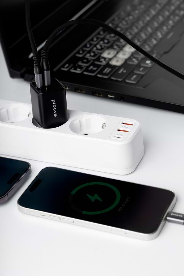 Фото - Мережевий зарядний пристрій Proove Pocket GaN 30W (Type-C + USB) black (WCPG30110001)