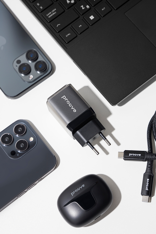 Фото - Мережевий зарядний пристрій Proove Pure GaN Plus 30W Type-C + USB black (WCPU30111201)