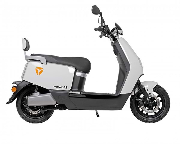 Фото - Електроскутер YADEA E8S White