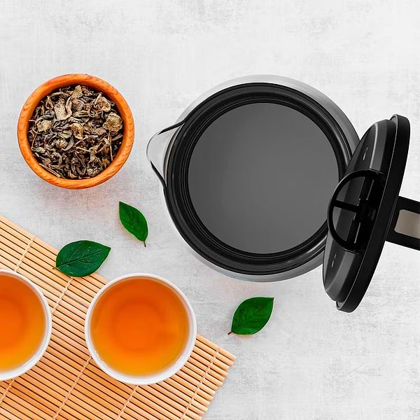 Фото - Электрический чайник Black&Decker BXKE2206E