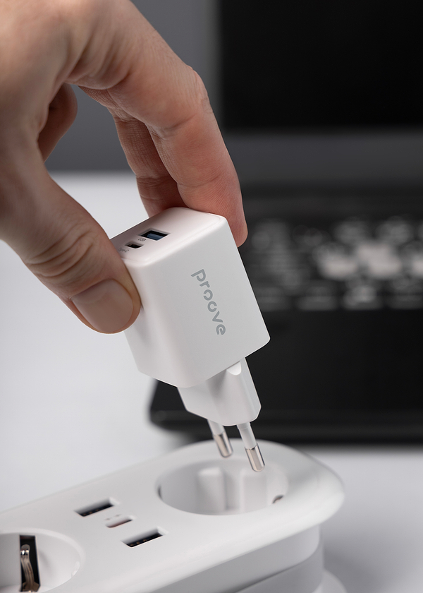Фото - Мережевий зарядний пристрій Proove Pocket GaN 30W (Type-C + USB) white (WCPG30110002)