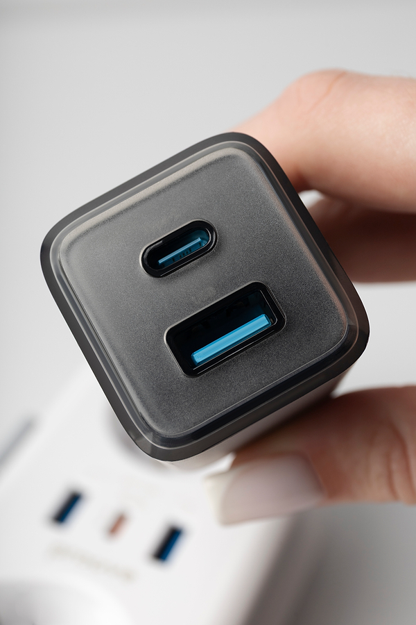 Фото - Мережевий зарядний пристрій Proove Pure GaN Plus 30W Type-C + USB black (WCPU30111201)