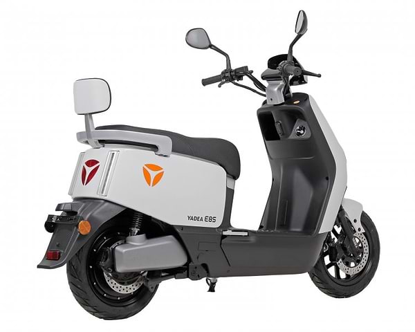 Фото - Електроскутер YADEA E8S White