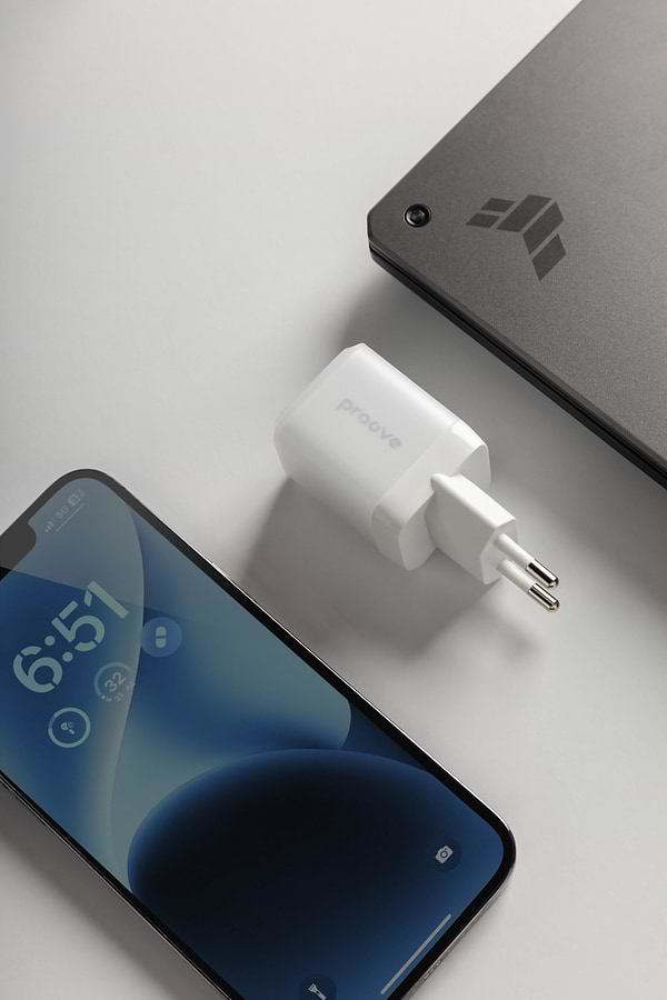 Фото - Мережевий зарядний пристрій Proove Pure GaN Plus 30W (Type-C + USB) White (WCPU30111202)