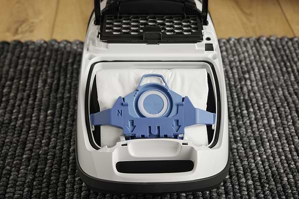 Фото - Набір мішків + фільтр для пилососа Miele GN HyClean Pure 4 шт. (41996720INT)