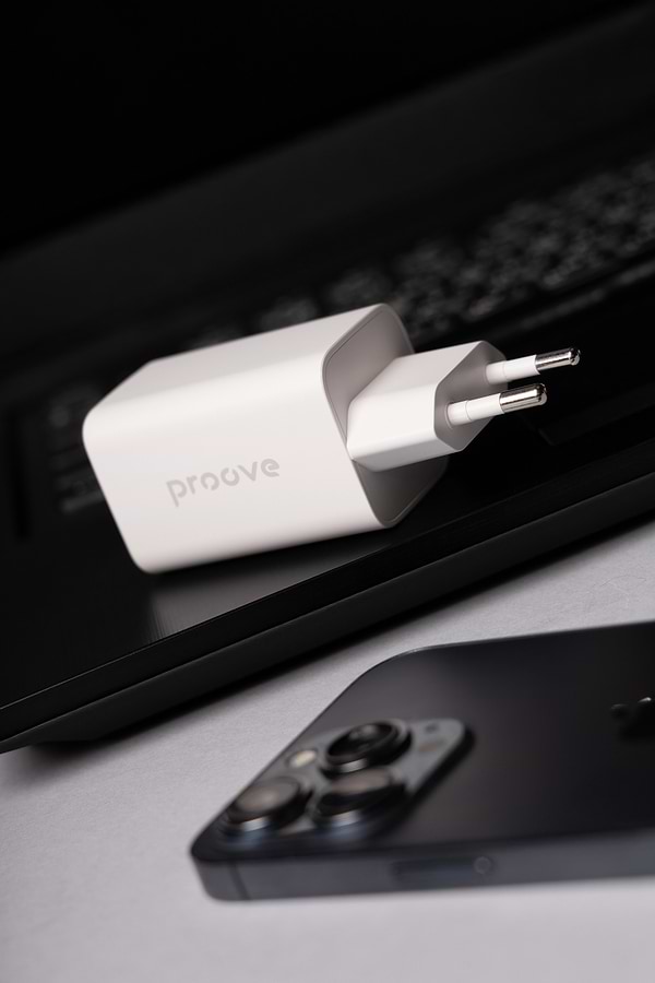 Фото - Мережевий зарядний пристрій Proove Pocket GaN 65W (2Type-C + USB) White (WCPG65121202)