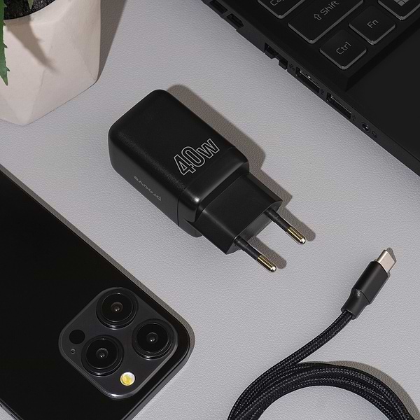 Фото - Мережевий зарядний пристрій Proove Silicone Power 40W (Type-C + Type-C) Black