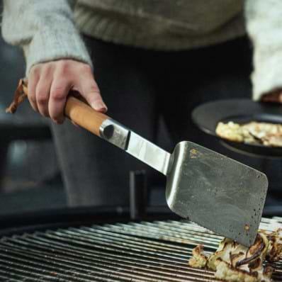 Фото - Лопатка кухонная Fiskars Norden Grill (1066425)