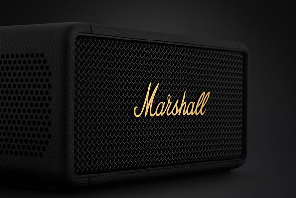Фото - Портативная акустика Marshall Middleton Black and Brass (1006034)