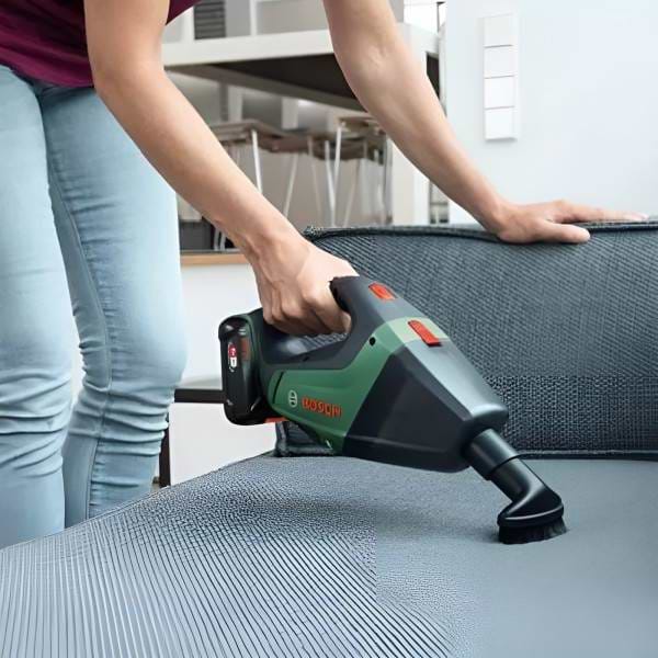 Фото - Пылесос ручной для дома Bosch UniversalVac 18 без АКБ и ЗУ (0.603.3B9.102)