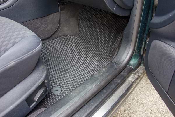 Фото - EVA коврики в салон авто EVAtech для A6 (C5) FWD Audi 1997-2001 2 поколение Combi EU (AU11083CBK5AV8RBB)