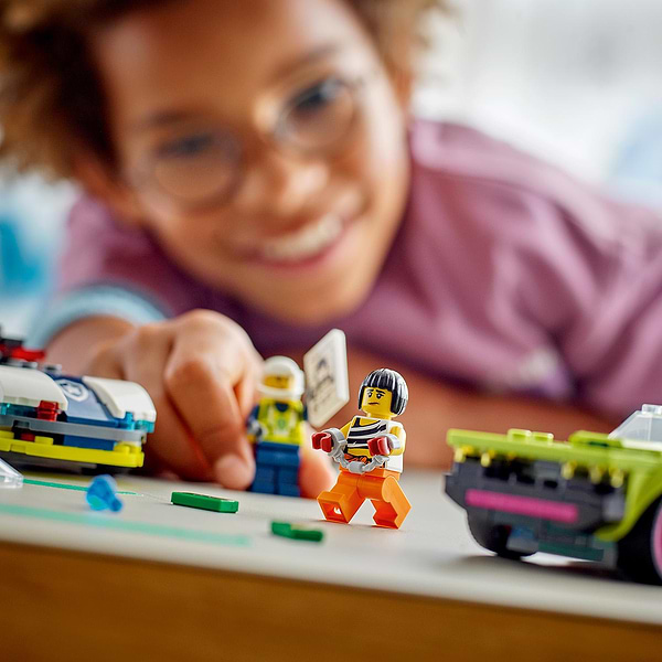 Фото - Конструктор LEGO City Переслідування маслкара на поліцейському автомобілі (60415)