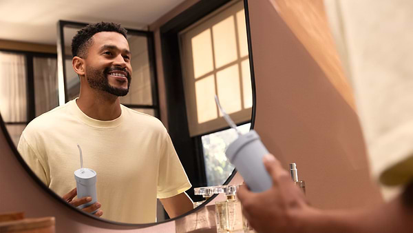 Фото - Ирригатор Philips Sonicare HX3333/24 Compact Flosser 1000