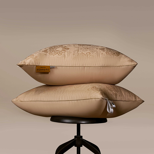 Фото - Подушка стандартная MirSon №15-81 Ferrero з Евкаліптом Gold высокая 70х70 (2200011167138)