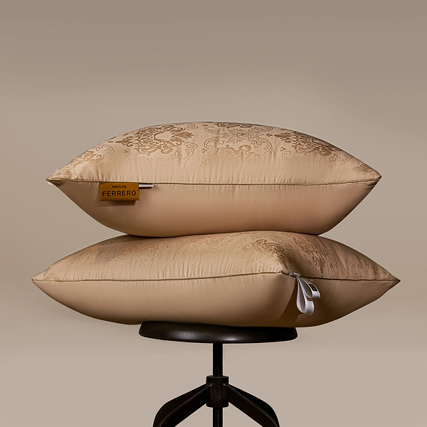 Фото - Подушка стандартна MirSon №15-45 Ferrero Thinsulate Gold 60х60 см (2200011165776)