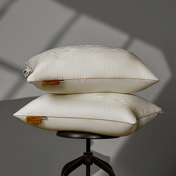 Фото - Подушка стандартна MirSon №15-31 Ferrero EcoSilk Vanilla 60х60 см (2200011165356)