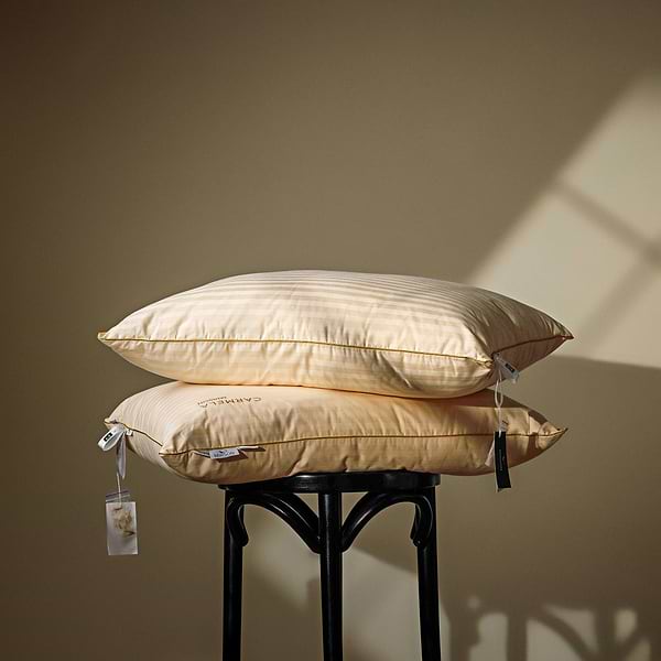 Фото - Подушка стандартна MirSon 1483 Carmela Hand Made memory effekt М'яка 70х70 см (2200001540255)