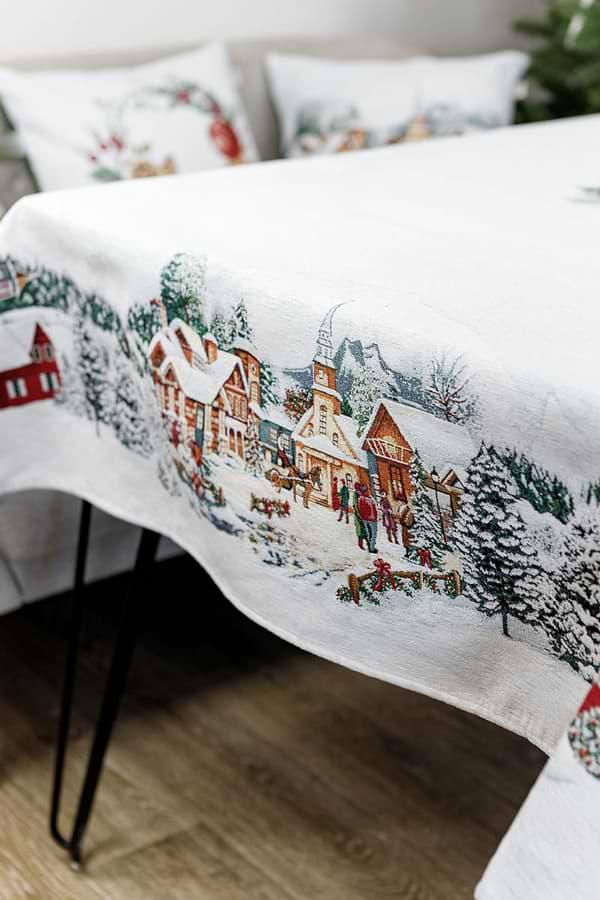 Фото - Скатертина квадратна Прованс гобелен з велюром Зимове місто 135х140 (031303)