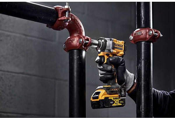 Фото - Гайковерт аккумуляторный DeWALT DCF923N