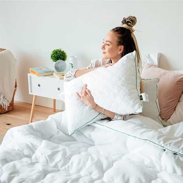 Фото - Подушка стандартная MirSon шелковая Eco 0534 средняя 40x60 см (2200000134950)