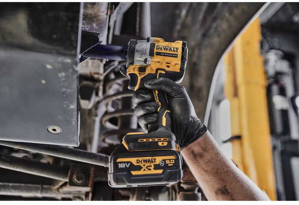 Фото - Гайковерт аккумуляторный DeWALT DCF923N
