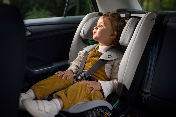 Фото - Автокресло Maxi-Cosi Titan Plus I-Size Authentic Graphite