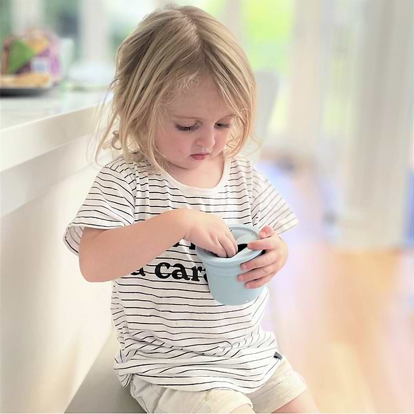 Фото - Чашка MinikOiOi Sip+Snack - Pinky Pink/Powder Grey (101100108)