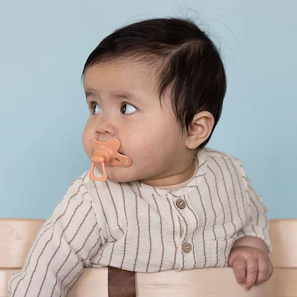 Фото - Симетрична пустушка Difrax Natural Uni UN127 Peachy