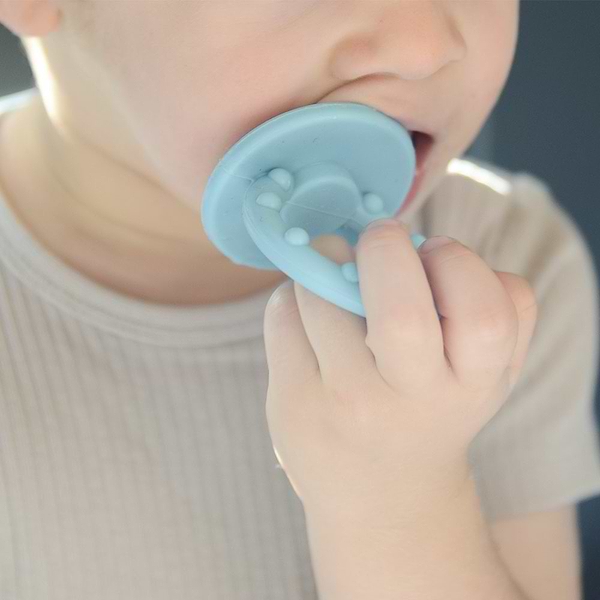 Фото - Прорезыватель MinikOiOi BASICS Gumy - Velvet Rose (101220005)