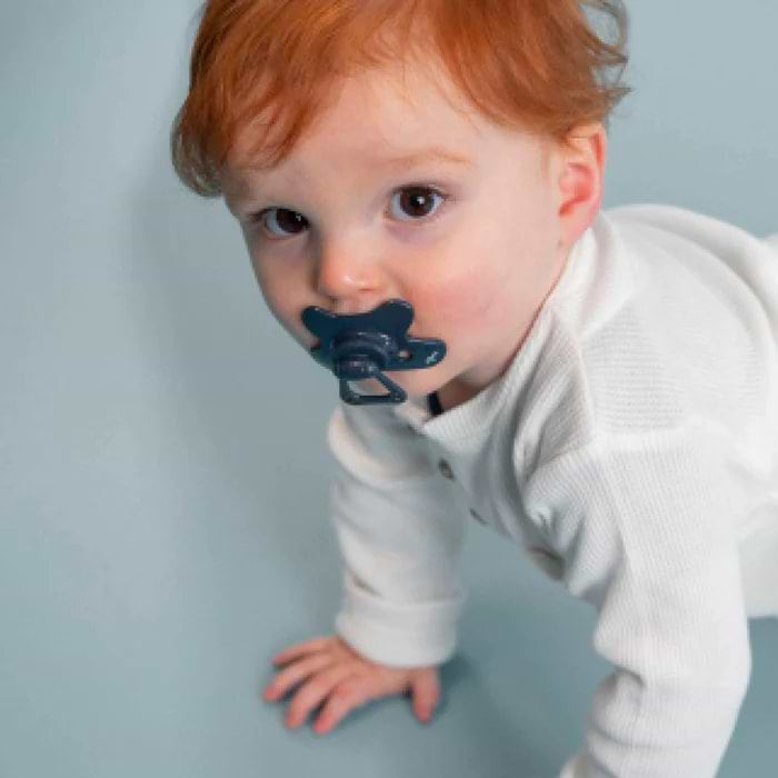 Фото - Симетрична пустушка Difrax Natural Uni UN804 Blackberry