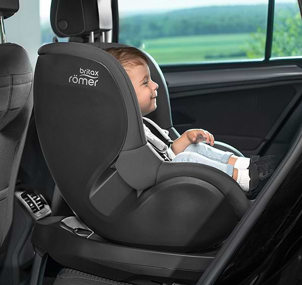 Фото - Автокресло Britax-Romer Dualfix M Plus Midnight Grey