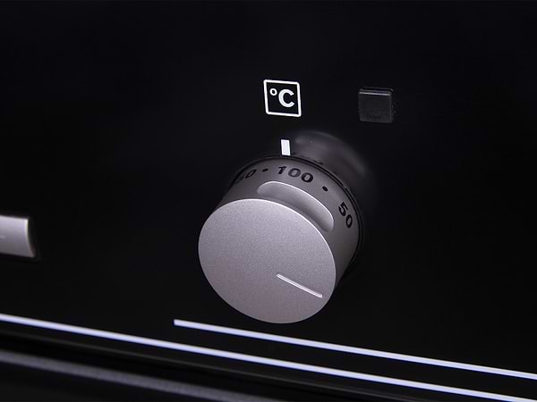 Фото - Духовой шкаф Electrolux EZB53410AK