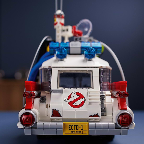 Фото - Конструктор LEGO Creator Автомобіль ECTO-1 Мисливців за привидами (10274)