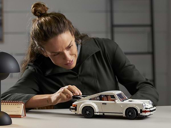 Фото - Конструктор LEGO Icons Porsche 911 (10295)