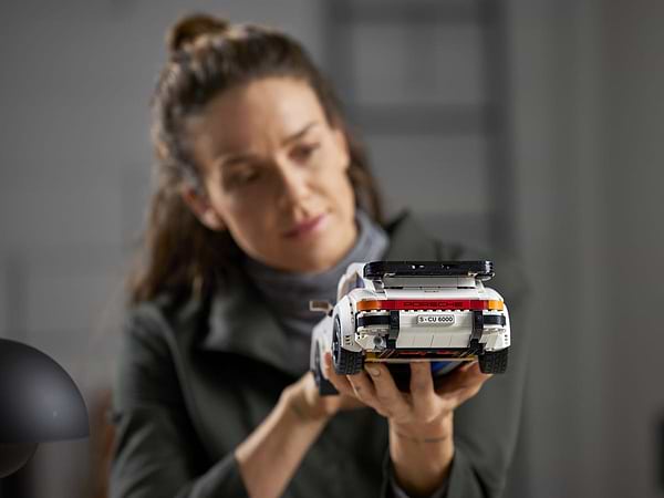 Фото - Конструктор LEGO Icons Porsche 911 (10295)