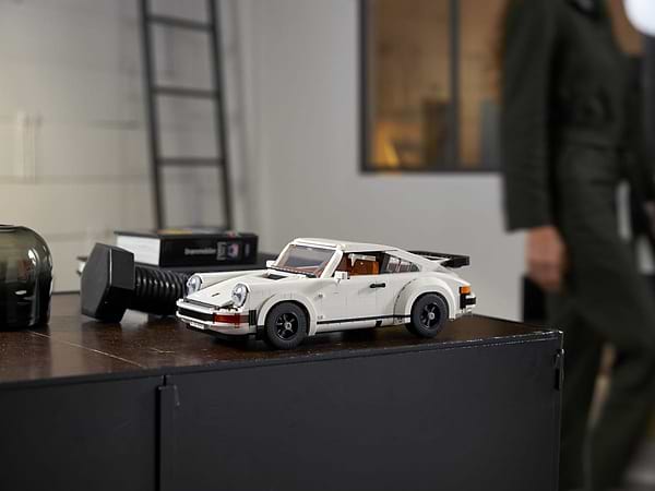 Фото - Конструктор LEGO Icons Porsche 911 (10295)