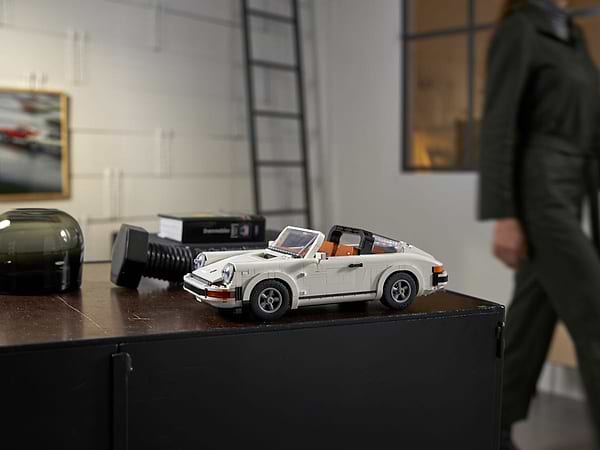 Фото - Конструктор LEGO Icons Porsche 911 (10295)