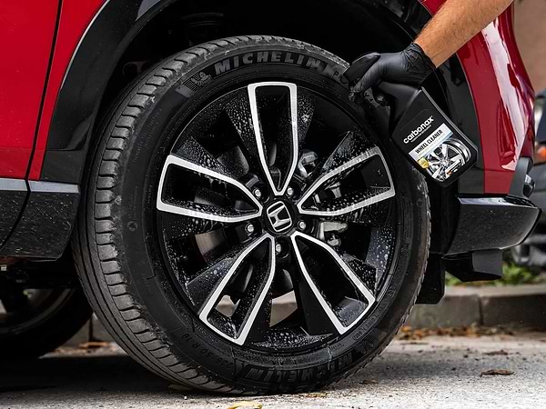 Фото - Очисник для авто Carbonax для коліс і шин Wheels & Tyres Cleaner 720 мл (103)