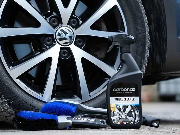 Фото - Очисник для авто Carbonax для коліс і шин Wheels & Tyres Cleaner 720 мл (103)