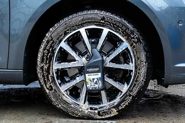 Фото - Очисник для авто Carbonax для коліс і шин Wheels & Tyres Cleaner 720 мл (103)