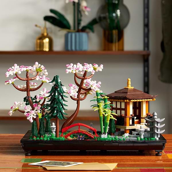 Фото - Конструктор LEGO Icons Тихий сад (10315)