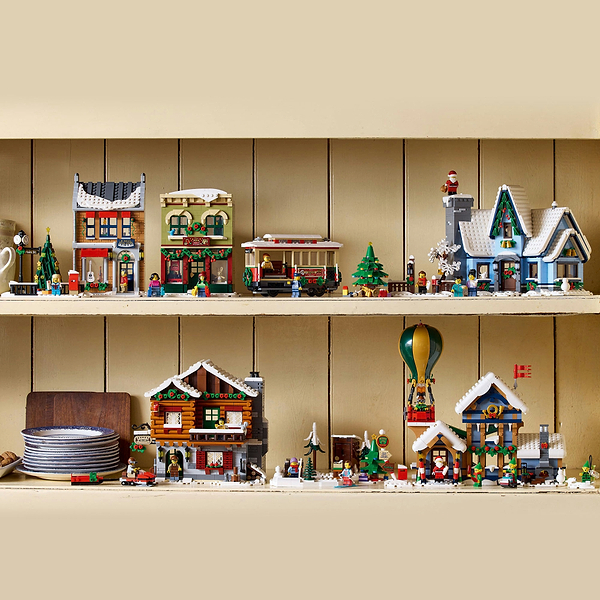 Фото - Конструктор LEGO Icons Поштове відділення Санти (10339)