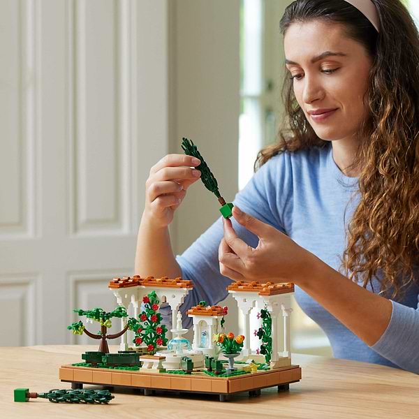 Фото - Конструктор LEGO Icons Сад фонтанов (10359)